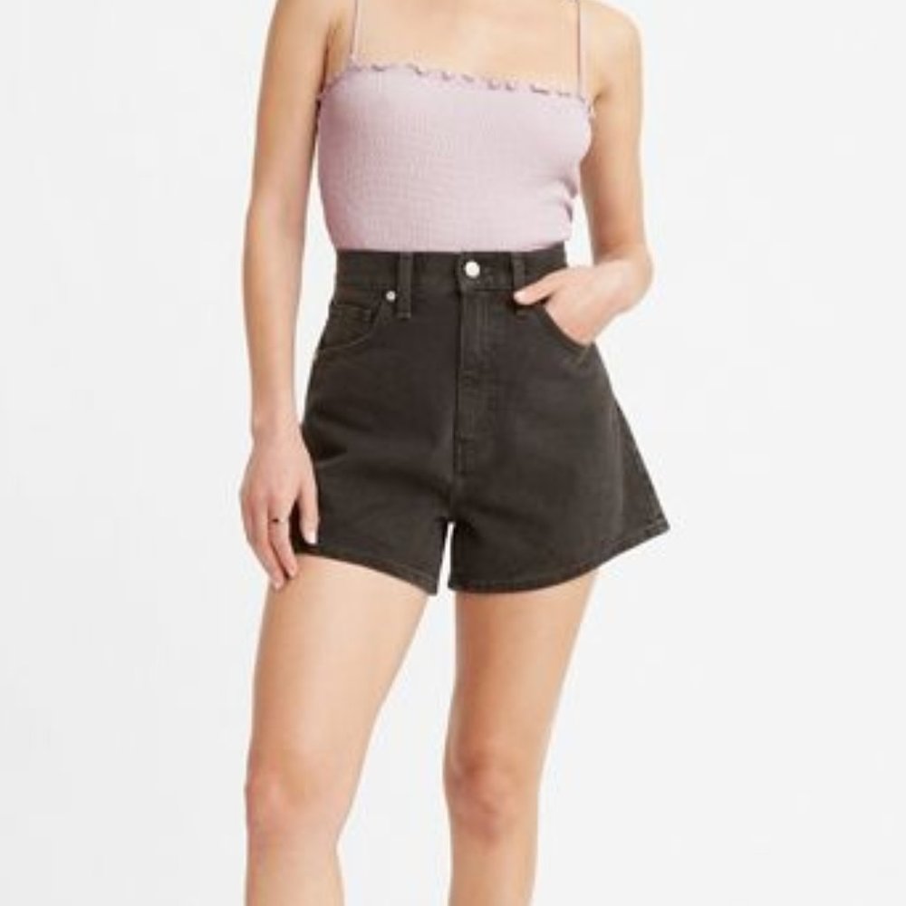NWT Levi's High Waisted Mom Shorts - Black